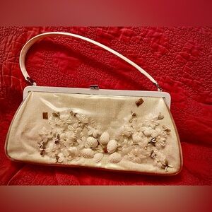 1960’s Vintage Mid/Century 
Tropical Shell Scene Vinyl Off White Purse